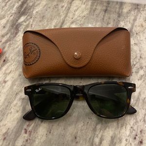 Ray-Ban tortoiseshell wayfarers women’s